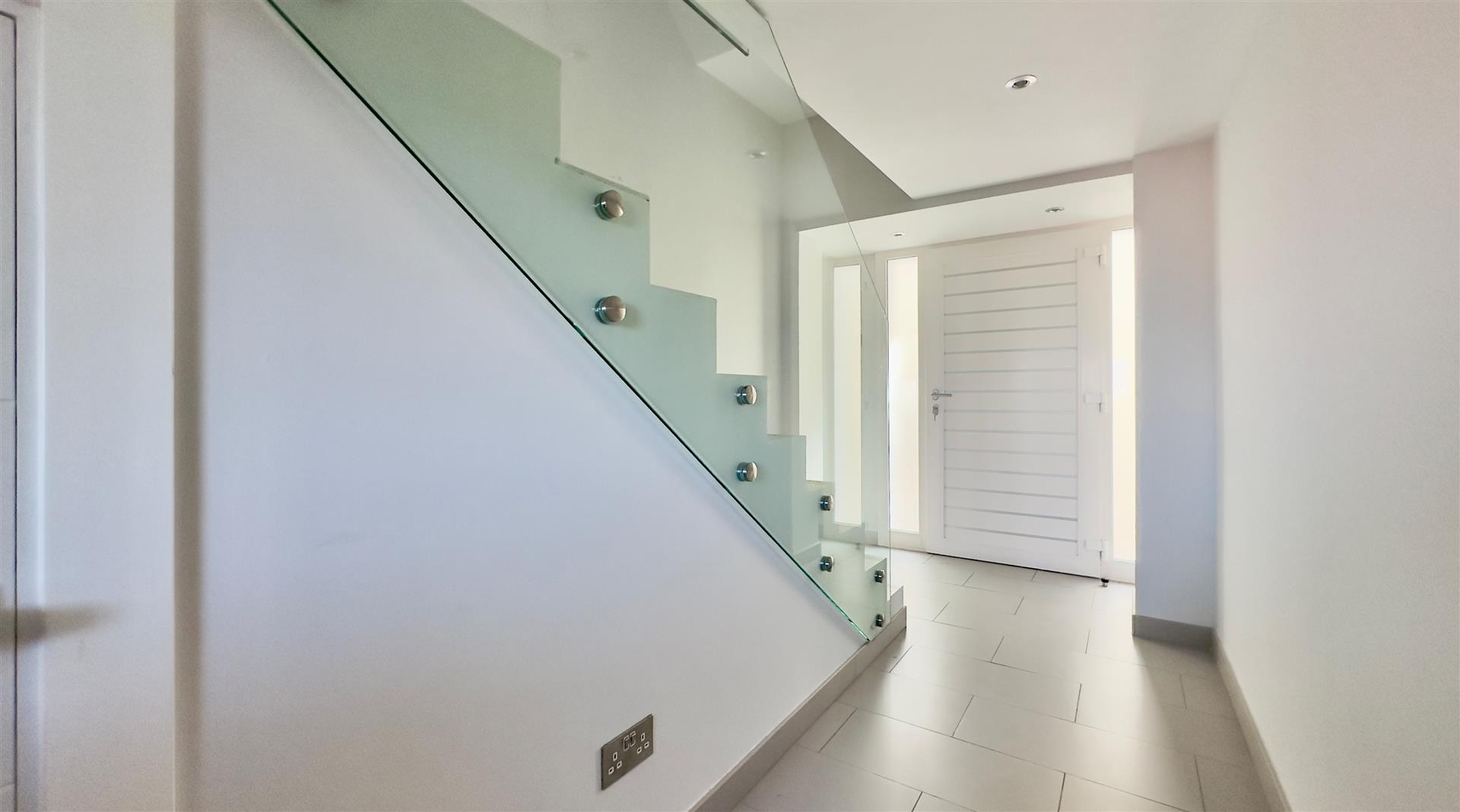 Image of Apartment - 3 Bedrooms - 2 Bathrooms for Rental in South District-Gibraltar, Image 10